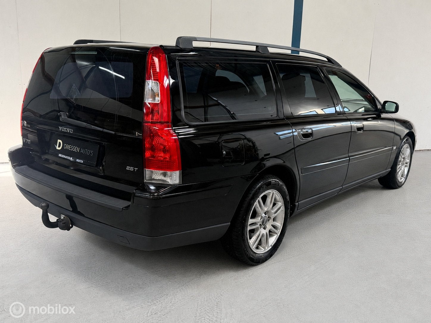 Volvo V70 2.5T Momentum AUTOMAAT / LEER, Auto's, 1525 kg, Gebruikt, 209 pk, Stoelverwarming