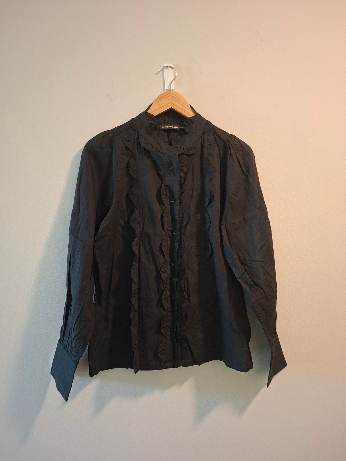 Antik Batik blouse met ruches, maat M, zo goed als nieuw, Kleding | Dames, Maat 38/40 (M), Zwart, Ophalen of Verzenden, Zo goed als nieuw