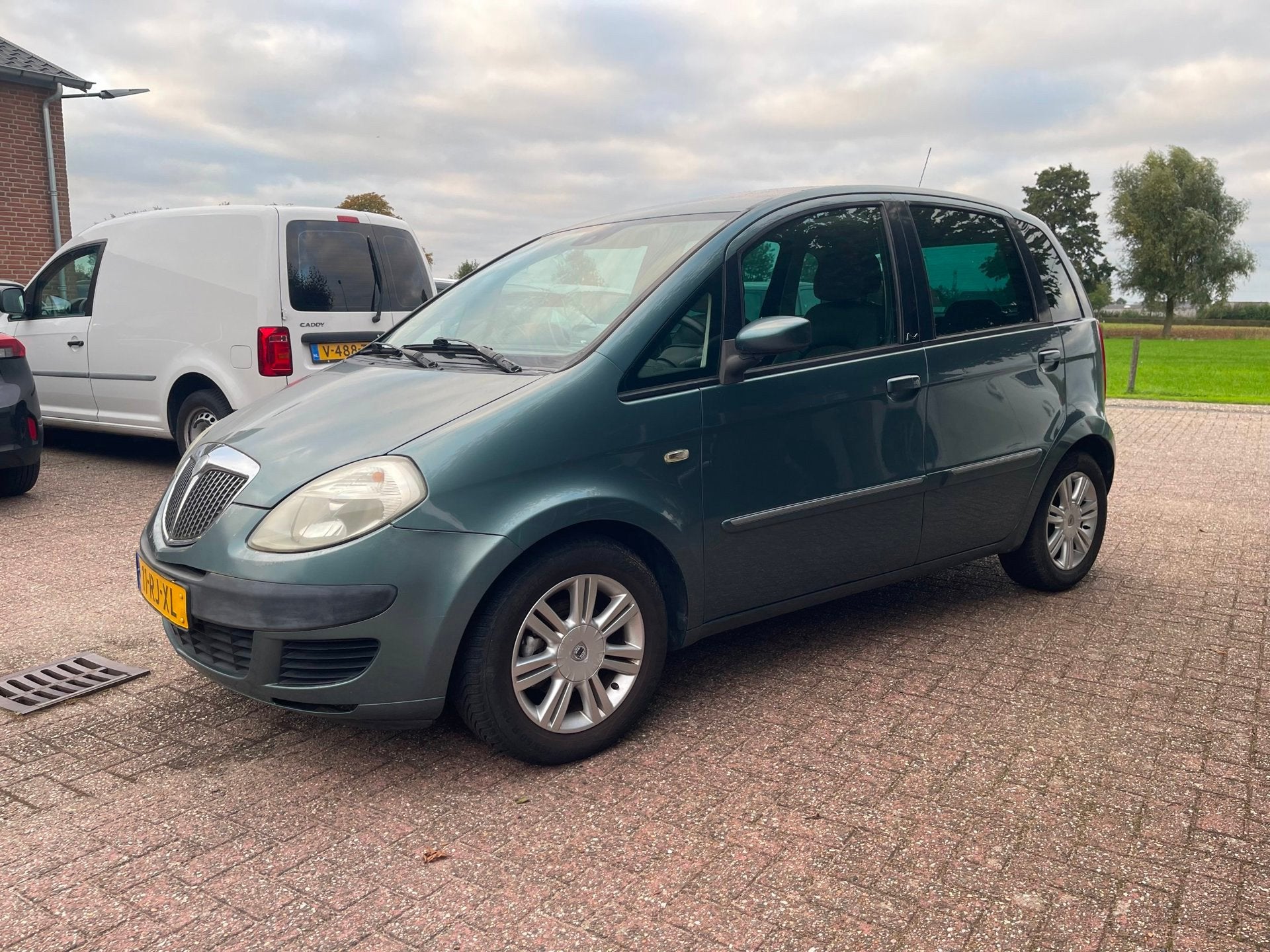 Lancia Musa 1.4-16V Platino, Auto's, Voorwielaandrijving, 15 km/l, Gebruikt, 400 kg