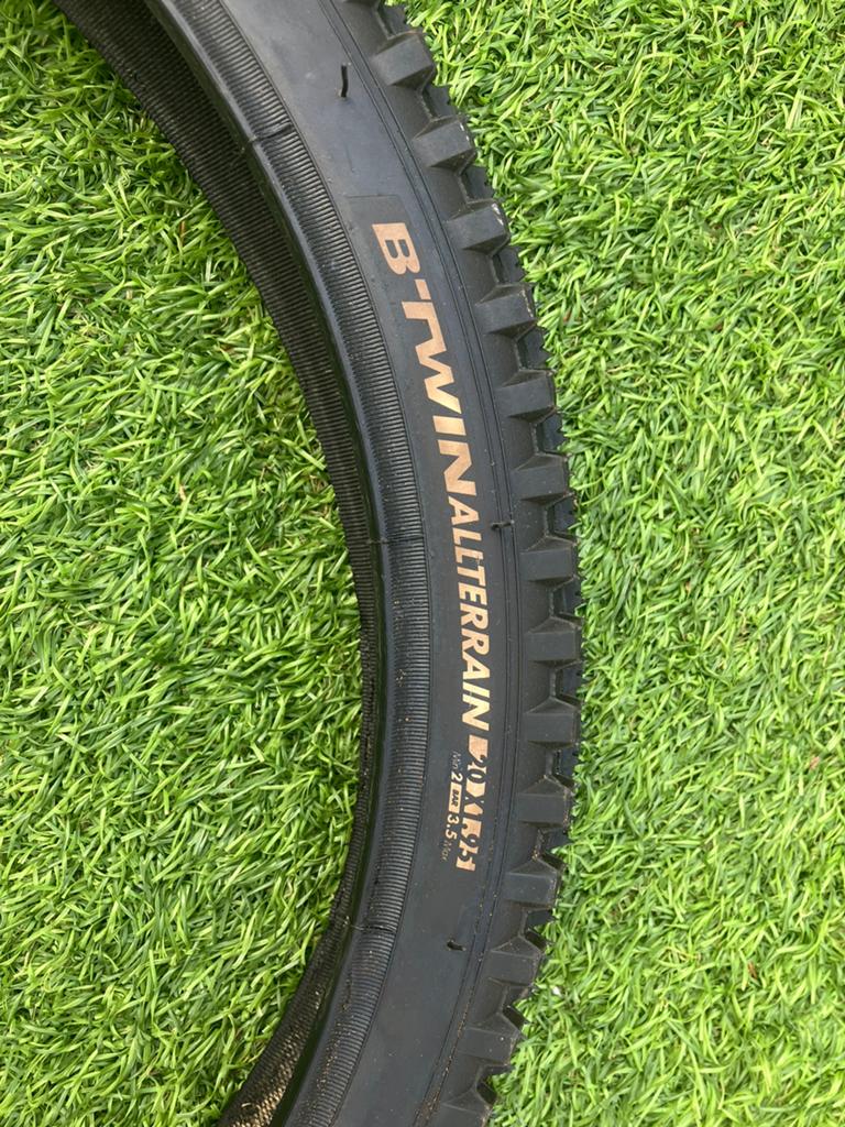 B-Twin All Terrain Buitenband 20x1,95 - Ongebruikt, Fietsen en Brommers, Fietsonderdelen, Ophalen, Band, Kinderfiets, Nieuw