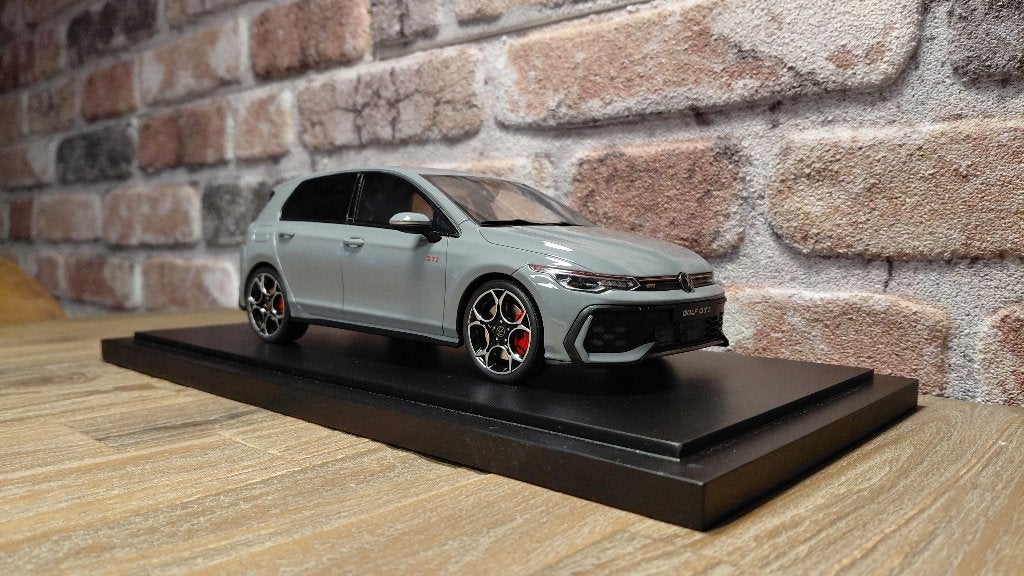Volkswagen Golf MK8 GTI Grey OT1137, Hobby en Vrije tijd, Modelauto's | 1:18, Ophalen, Zo goed als nieuw, Auto, OttOMobile