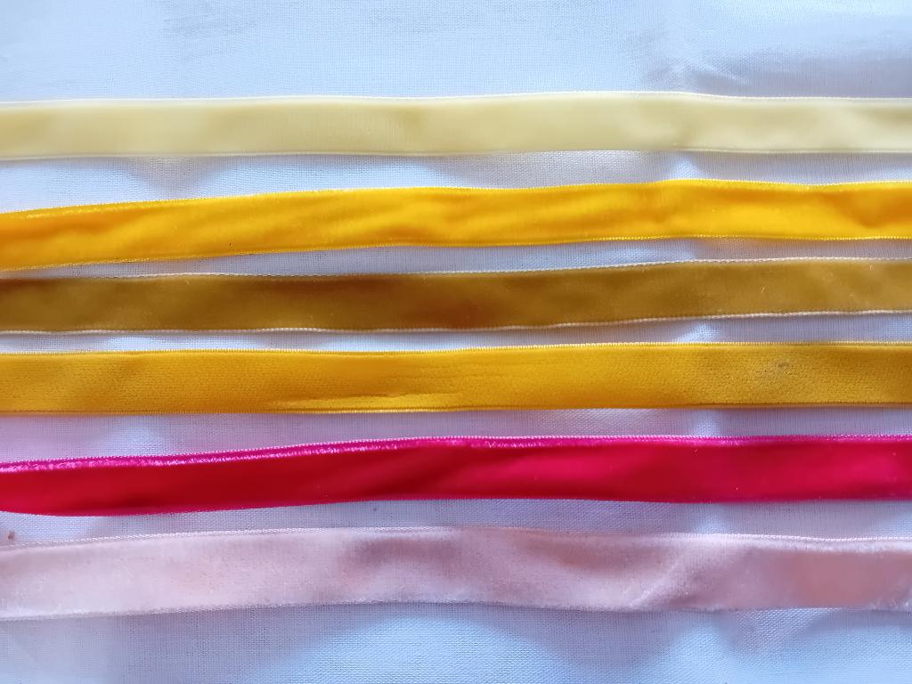 Fluweel Band van 1,5 cm. breed, Ophalen of Verzenden, Nieuw, Lint, Band of Elastiek