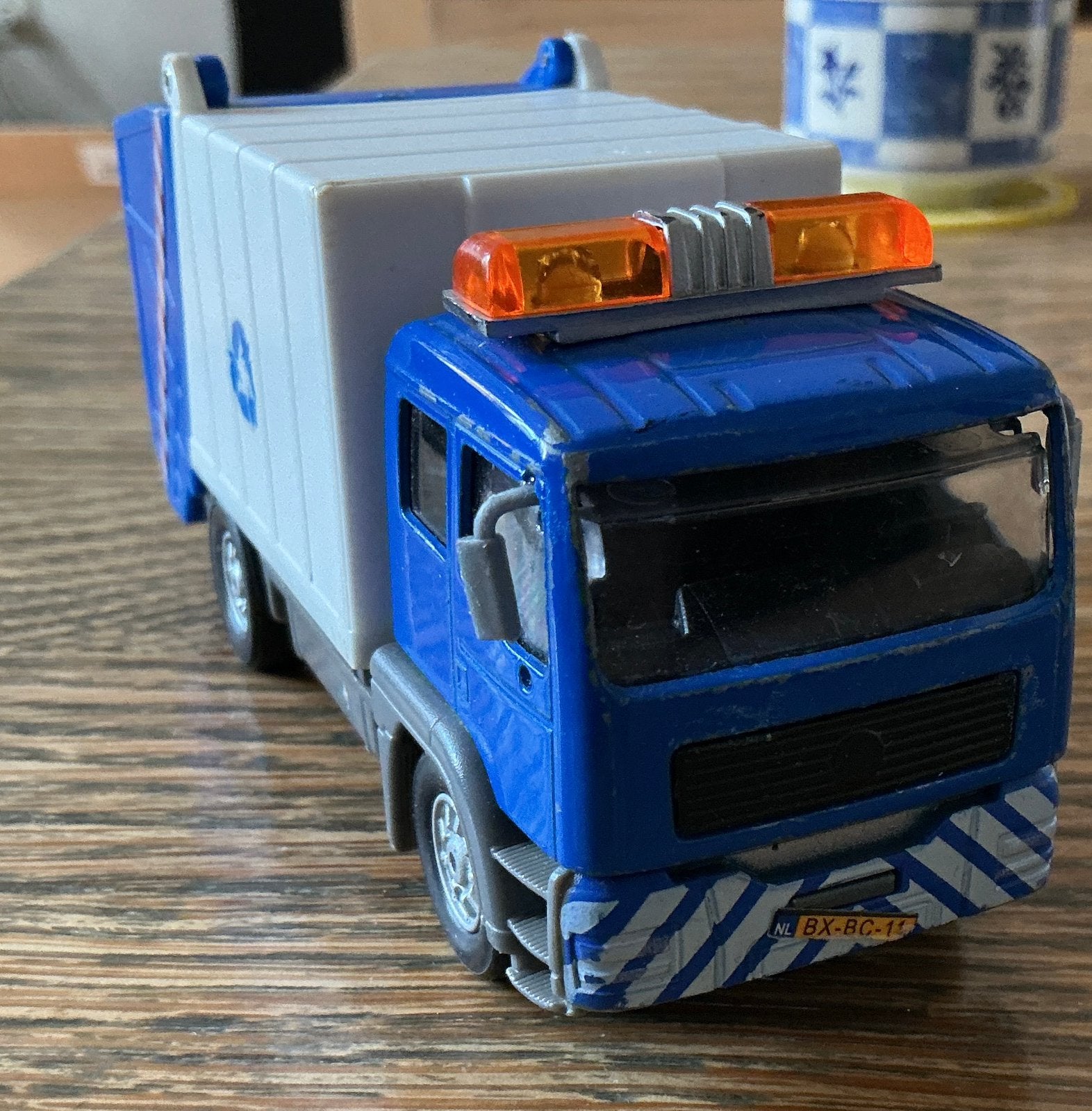 Vuilniswagen vrachtwagen 14.5 cm slechts 3 euro, Ophalen, Zo goed als nieuw, Bus of Vrachtwagen
