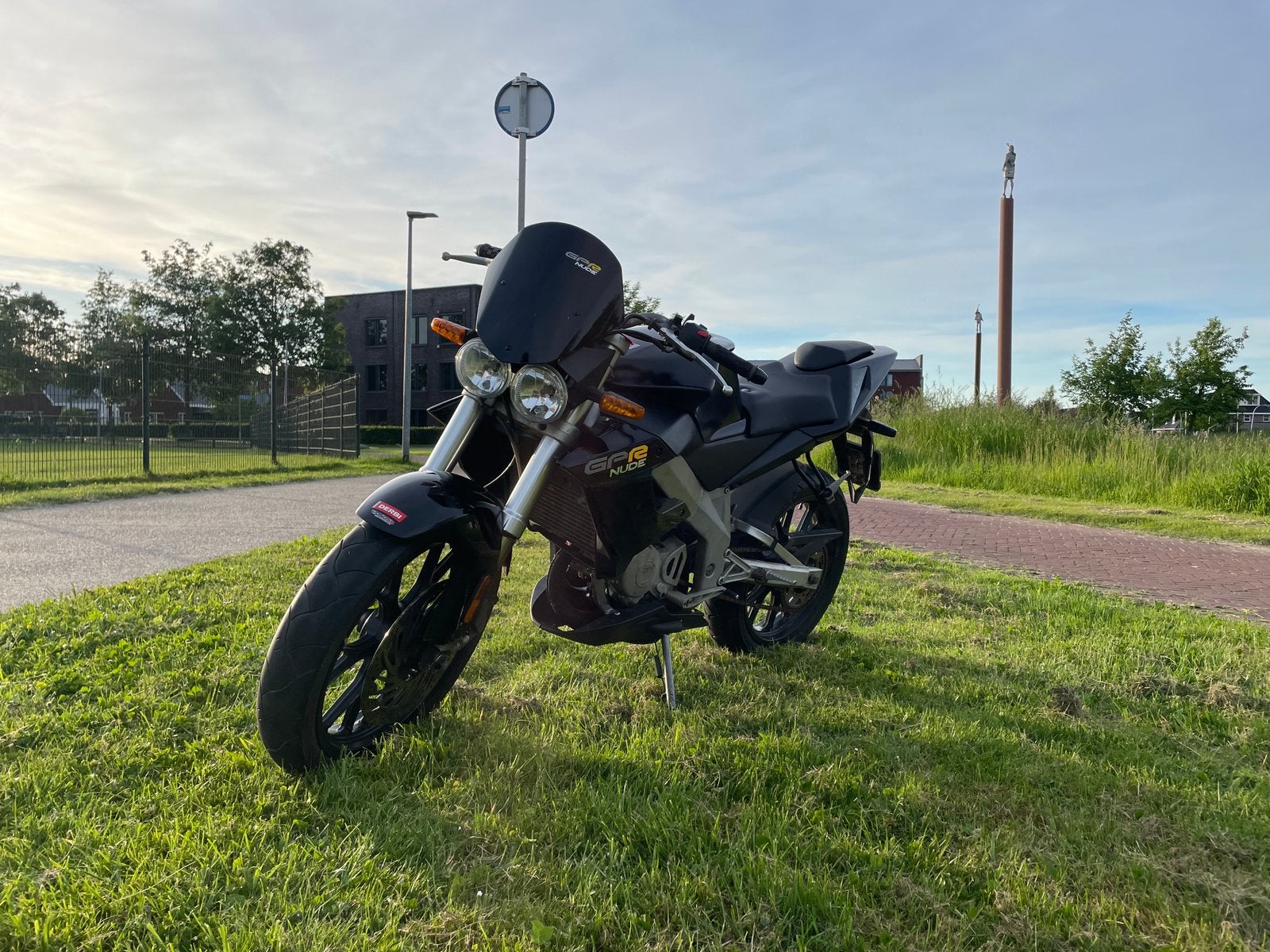 Derbi brommer, Fietsen en Brommers, Ophalen, 6 versnellingen, Maximaal 45 km/u, Zo goed als nieuw