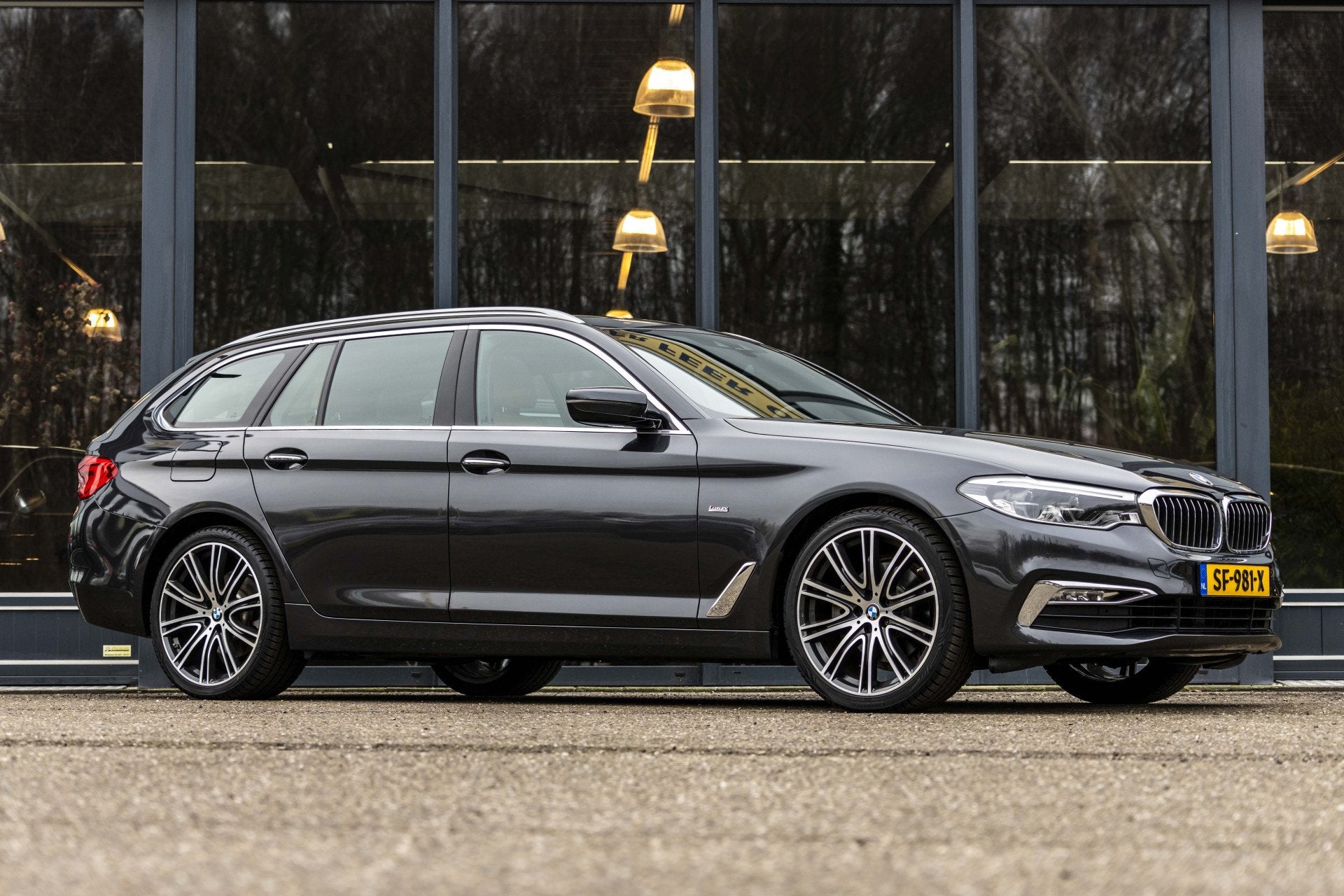 BMW 5 Serie Touring 520i High Executive luxery (bj 2018), Auto's, Automaat, 1998 cc, Achterwielaandrijving, Gebruikt
