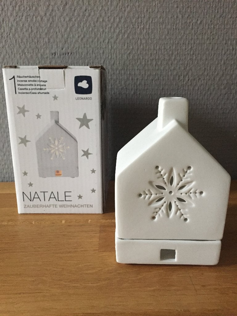 Leornardo Natale rookhuisje theellicht houder, Huis en Inrichting, Woonaccessoires | Kandelaars en Kaarsen, Wit, Waxinelichthouder