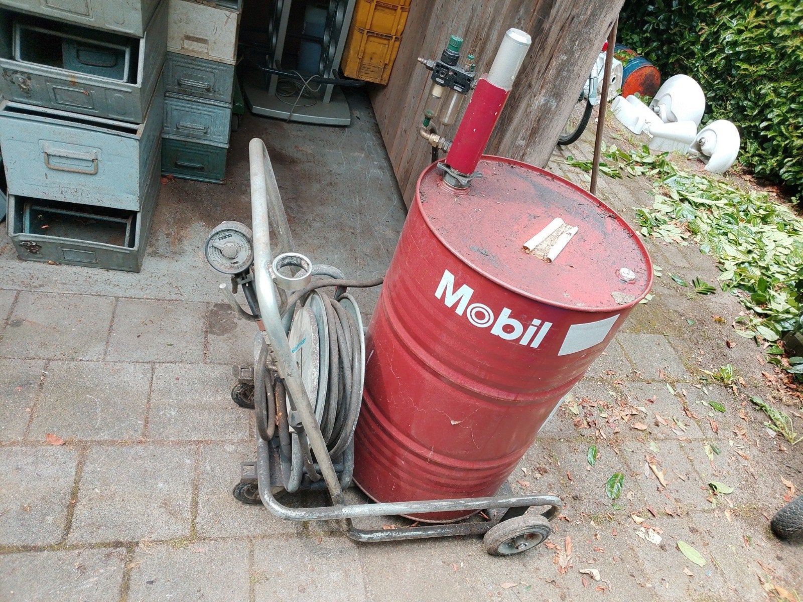 olie vat trolley met nedermann haspel, Ophalen