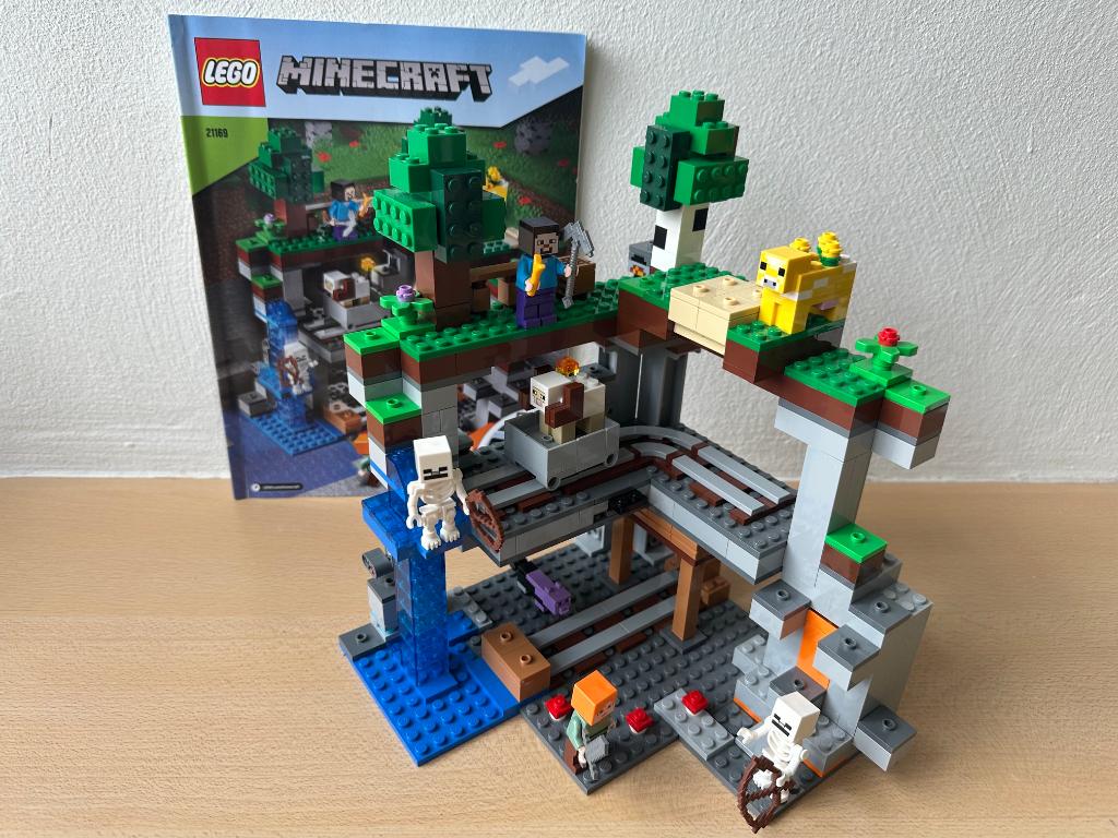 LEGO Minecraft 21169 Het Allereerste Avontuur, Kinderen en Baby's, Speelgoed | Duplo en Lego, Zo goed als nieuw, Lego, Complete set