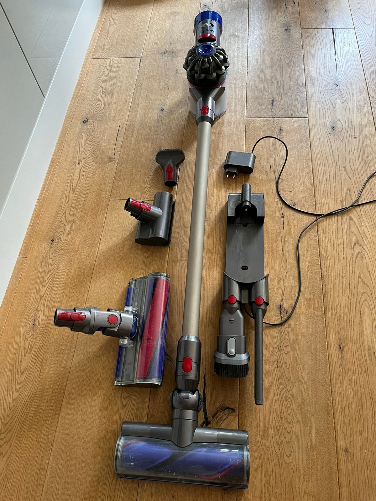 Dyson 8, Witgoed en Apparatuur, Stofzuigers, Ophalen of Verzenden, Zo goed als nieuw