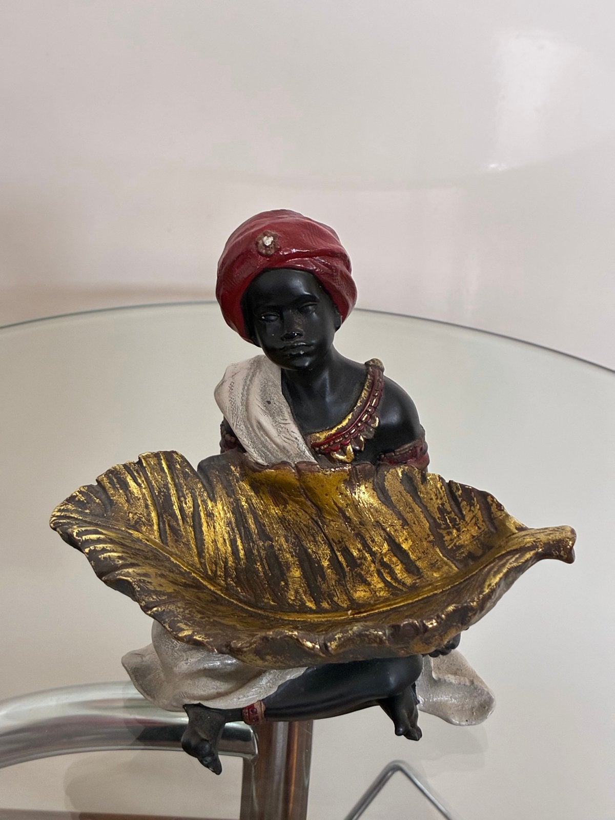 Decoratieve Black Moor figuur met blad schaal - 15x14x13cm, Huis en Inrichting, Woonaccessoires | Overige, Gebruikt, Overige materialen
