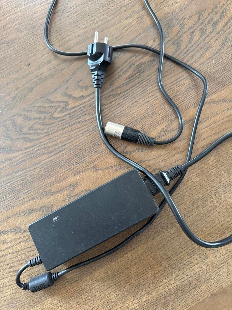 Accell ION IP20 Acculader 36V (Sparta, Batavus, Koga), Fietsen en Brommers, Fietsaccessoires | Fietsaccu's, Ophalen of Verzenden