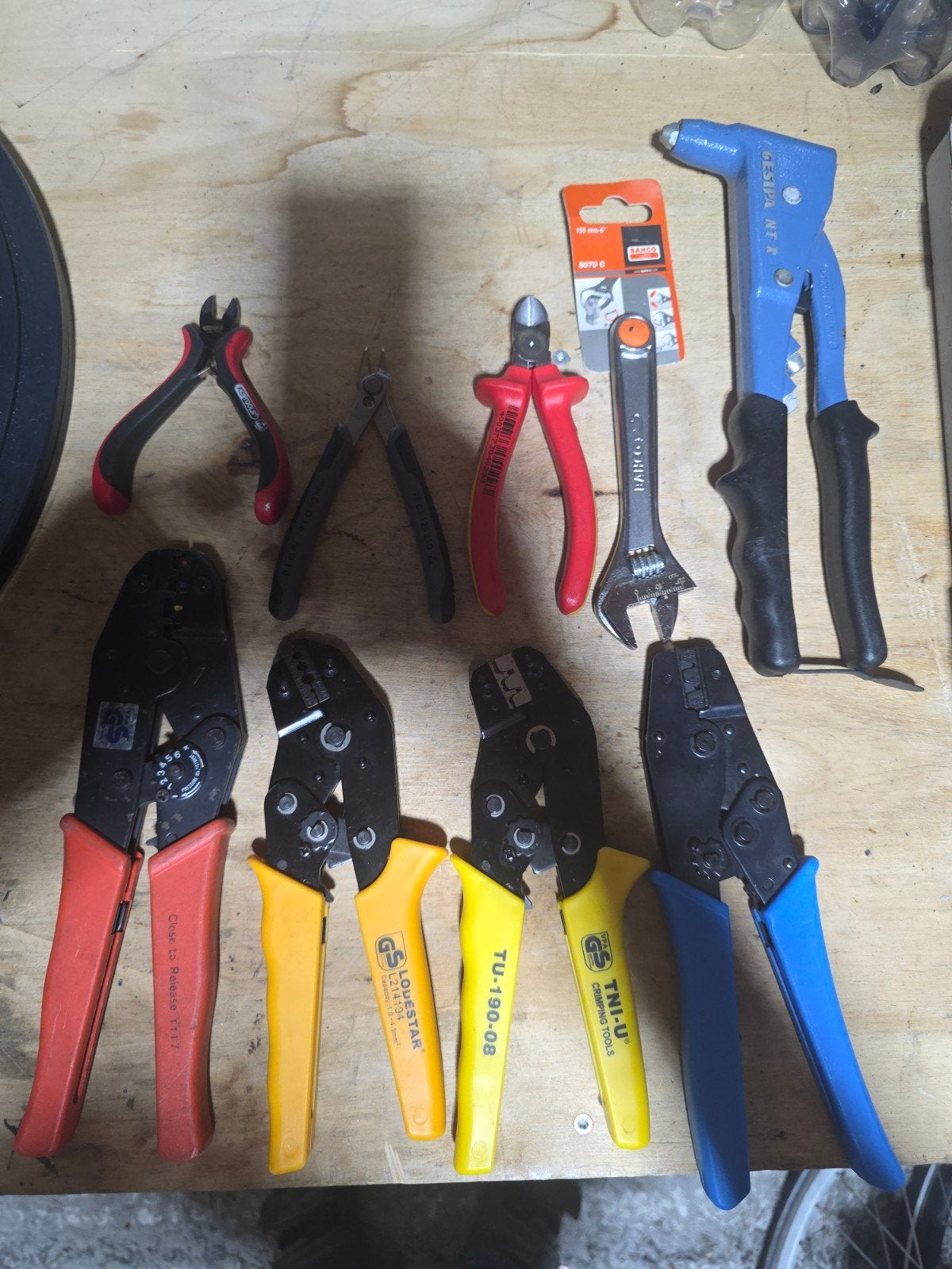 Grote set handgereedschap: tangen, sleutels, krimptangen, Ophalen of Verzenden, Gebruikt, Tang, Overige merken