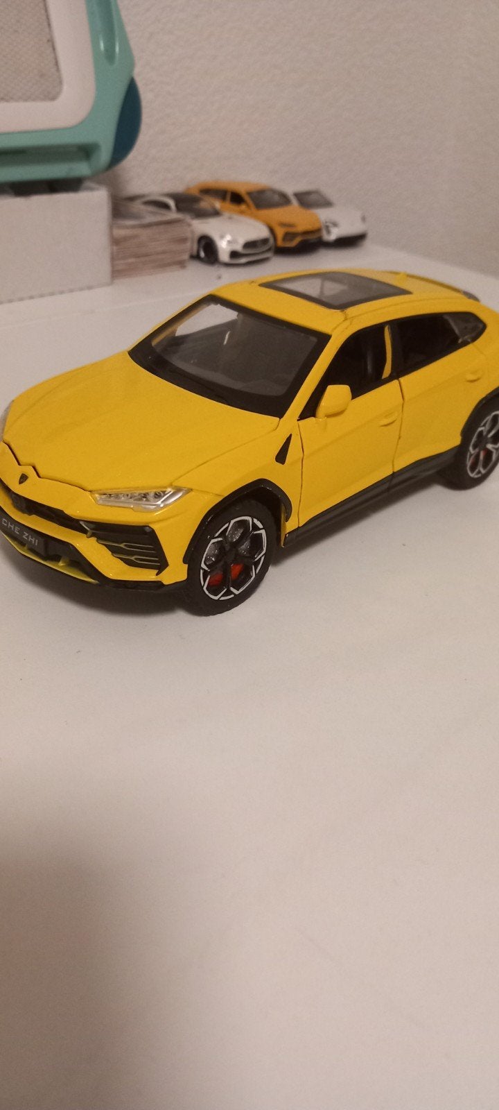 Lamborghini urus limited edition (19 cm), Ophalen of Verzenden, Gebruikt, Auto