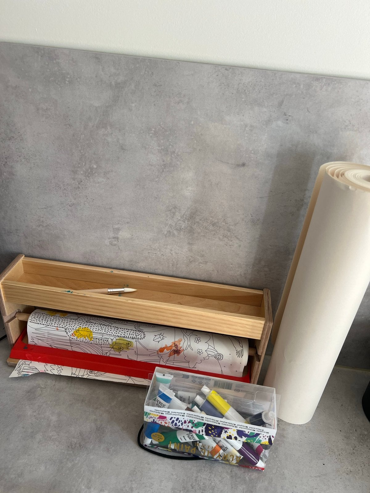 IKEA papierrolhouder + benodigdheden, Hobby en Vrije tijd, Schilderen, Ophalen, Zo goed als nieuw, Acrylverf