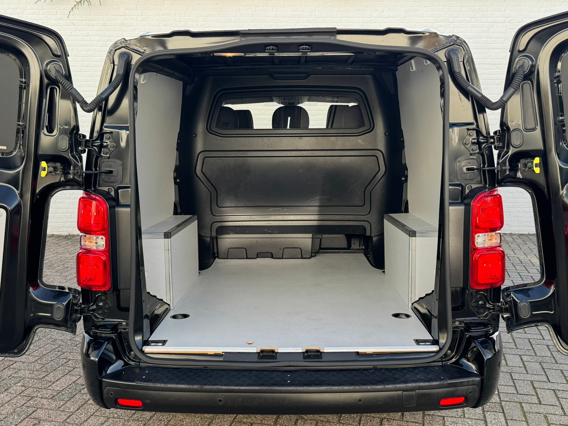 Opel Vivaro 2.0 CDTI L3H1 DC Automaat Innovation Irmscher Sp, Auto's, Gebruikt, Euro 6, 4 cilinders, Zwart