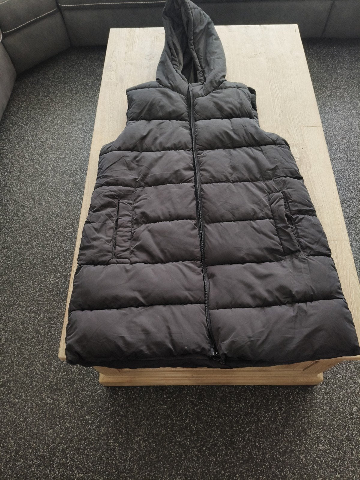 Bodywarmer L met muts - Zwart, Ophalen of Verzenden