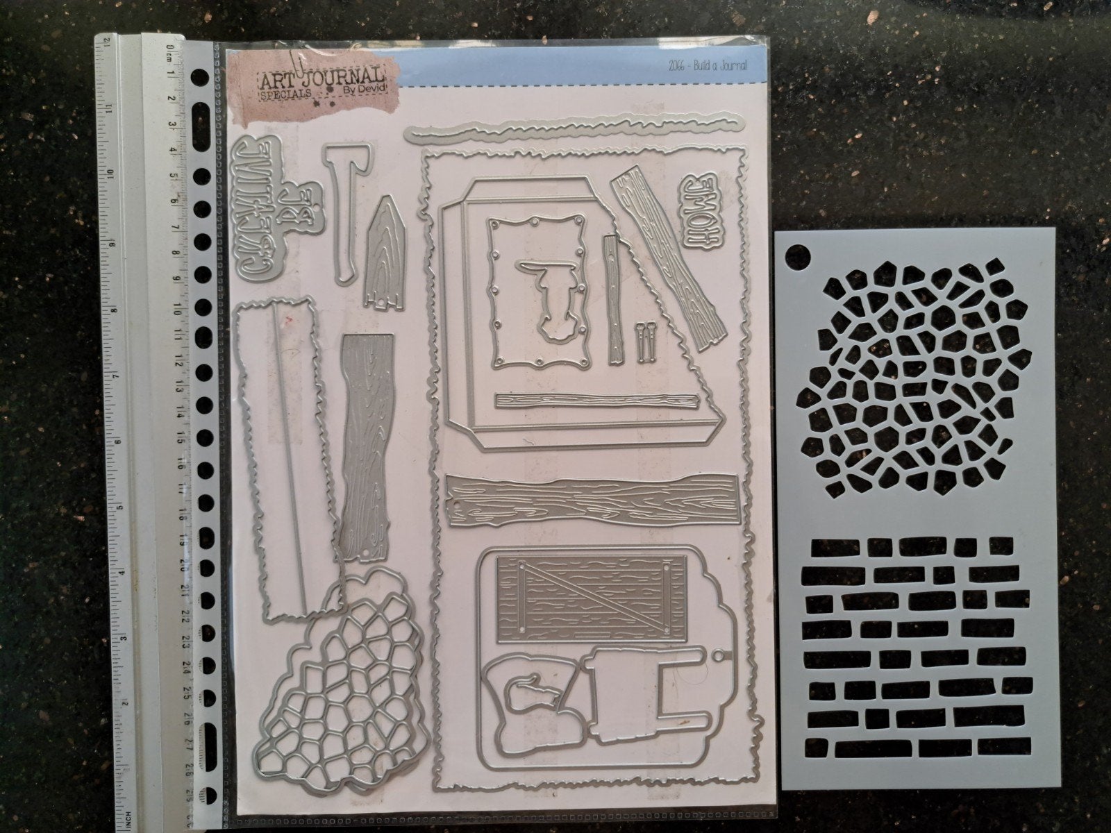ART JOURNAL SPECIAL BUILD A JOURNAL ECD 2066 ELIZABETH CRAFT, Hobby en Vrije tijd, Ophalen of Verzenden, Zo goed als nieuw, Frame of Mal