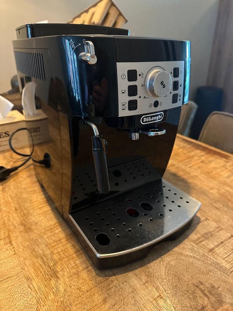 DeLonghi Magnifica S volautomatische espressomachine, Ophalen, Afneembaar waterreservoir, Koffiemachine, Koffiebonen