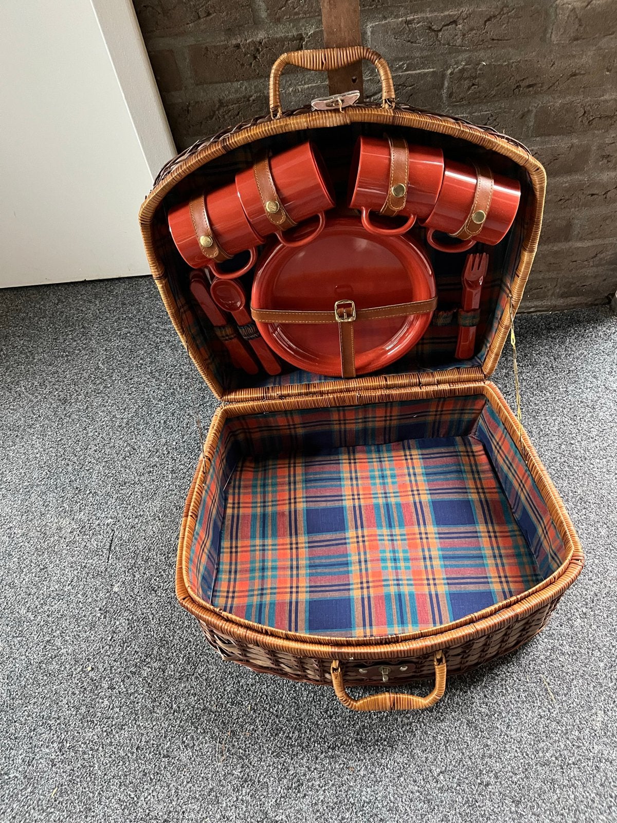 Leuke picknickmand met servies voor 4 personen, Ophalen of Verzenden, Gebruikt