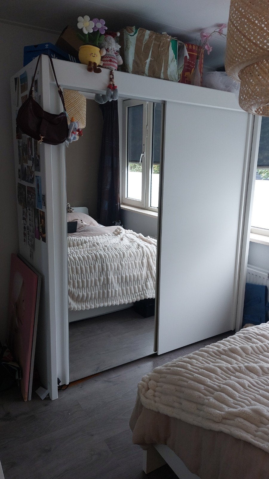 Witte kledingkast met spiegel schuifdeur en planken, Ophalen, Zo goed als nieuw, 50 tot 75 cm, 200 cm of meer