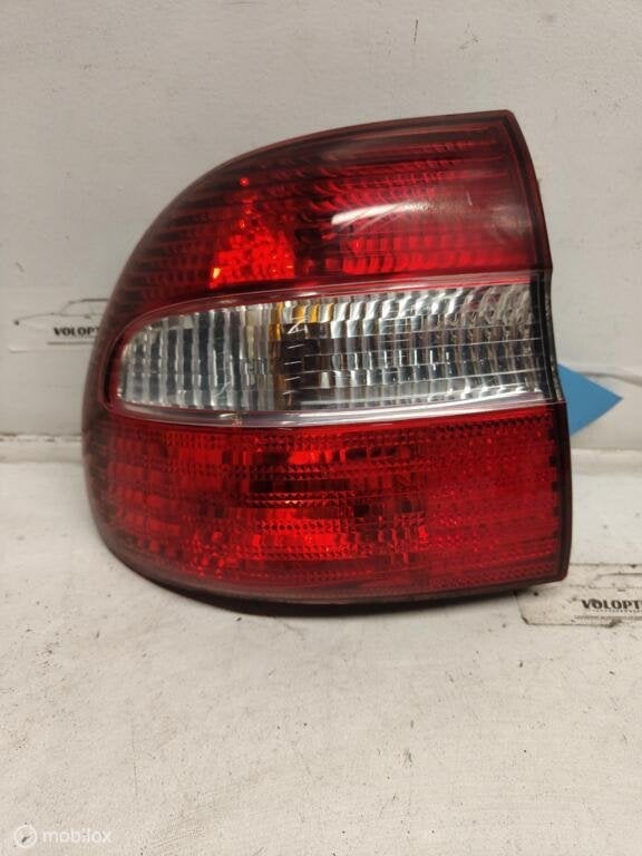 Achterlicht linksbuiten Volvo V40 ('96-'04), Auto-onderdelen, Gebruikt, Ophalen of Verzenden, Volvo, Volvo