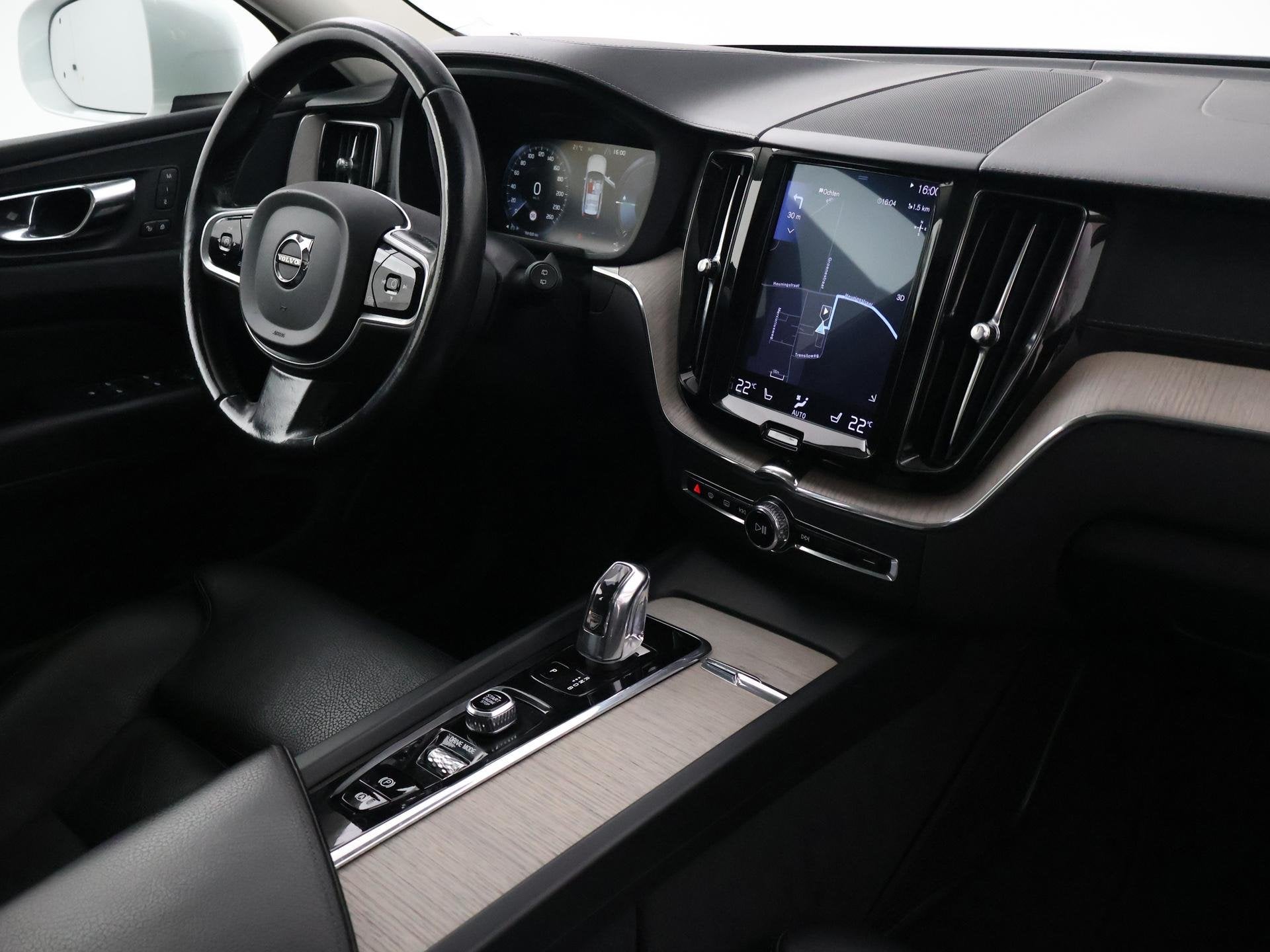 Volvo XC60 2.0 T8 TWIN ENGINE 390 PK AWD INSCRIPTION | TREKH, Auto's, Gebruikt, Euro 6, 4 cilinders, XC60