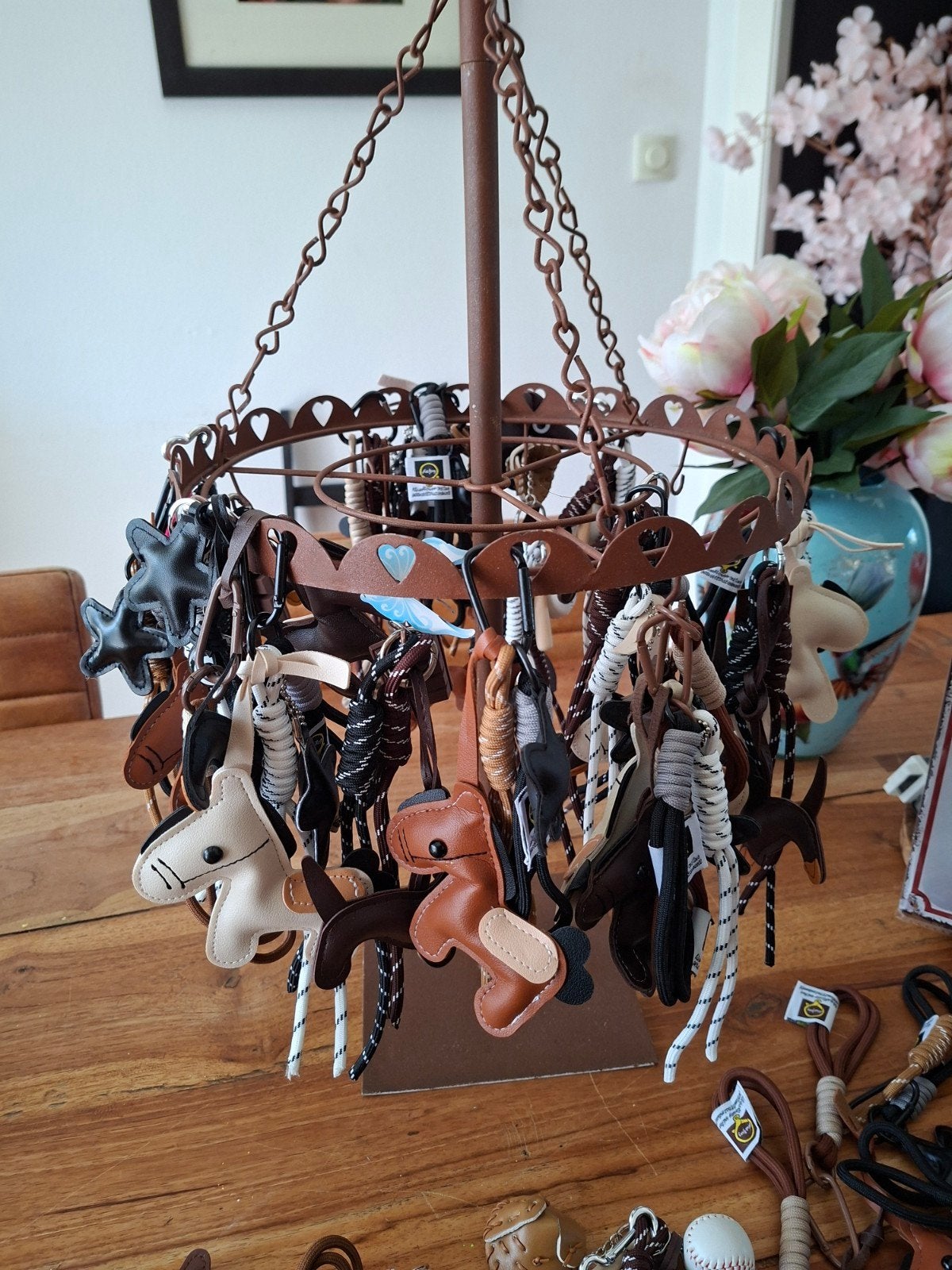 Carrousel met sleutelhangers lErg Leuk Voor op de markt, Verzamelen, Sleutelhangers, Ophalen of Verzenden, Nieuw