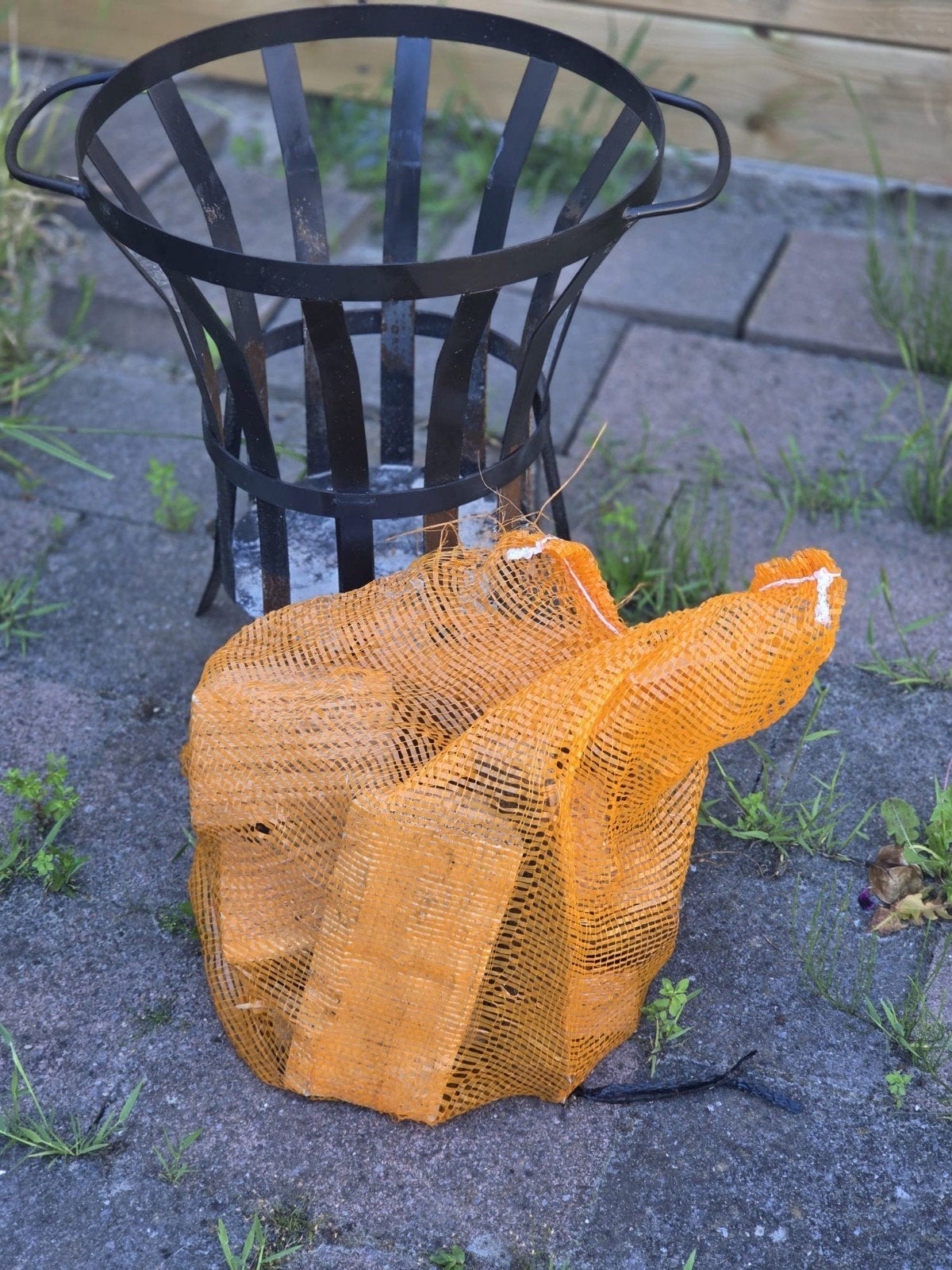 Vuurkorf met gratis hout, Ophalen, Zo goed als nieuw, Vuurkorf