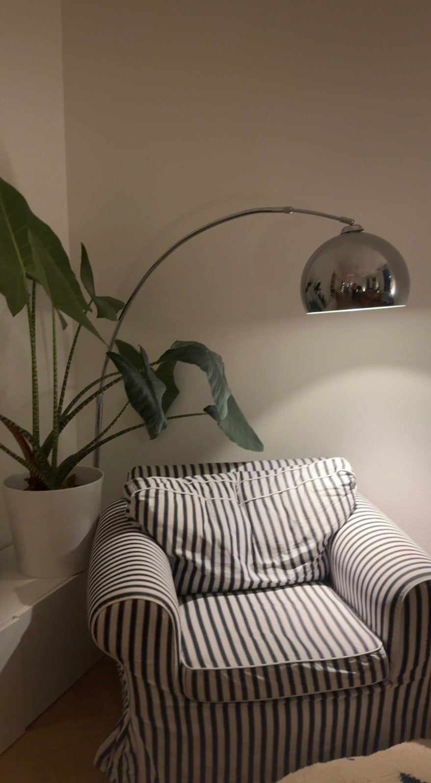 Booglamp - Stijlvolle Vloerlamp met Voetschakelaar, Ophalen, Gebruikt, E27 (groot), Metaal
