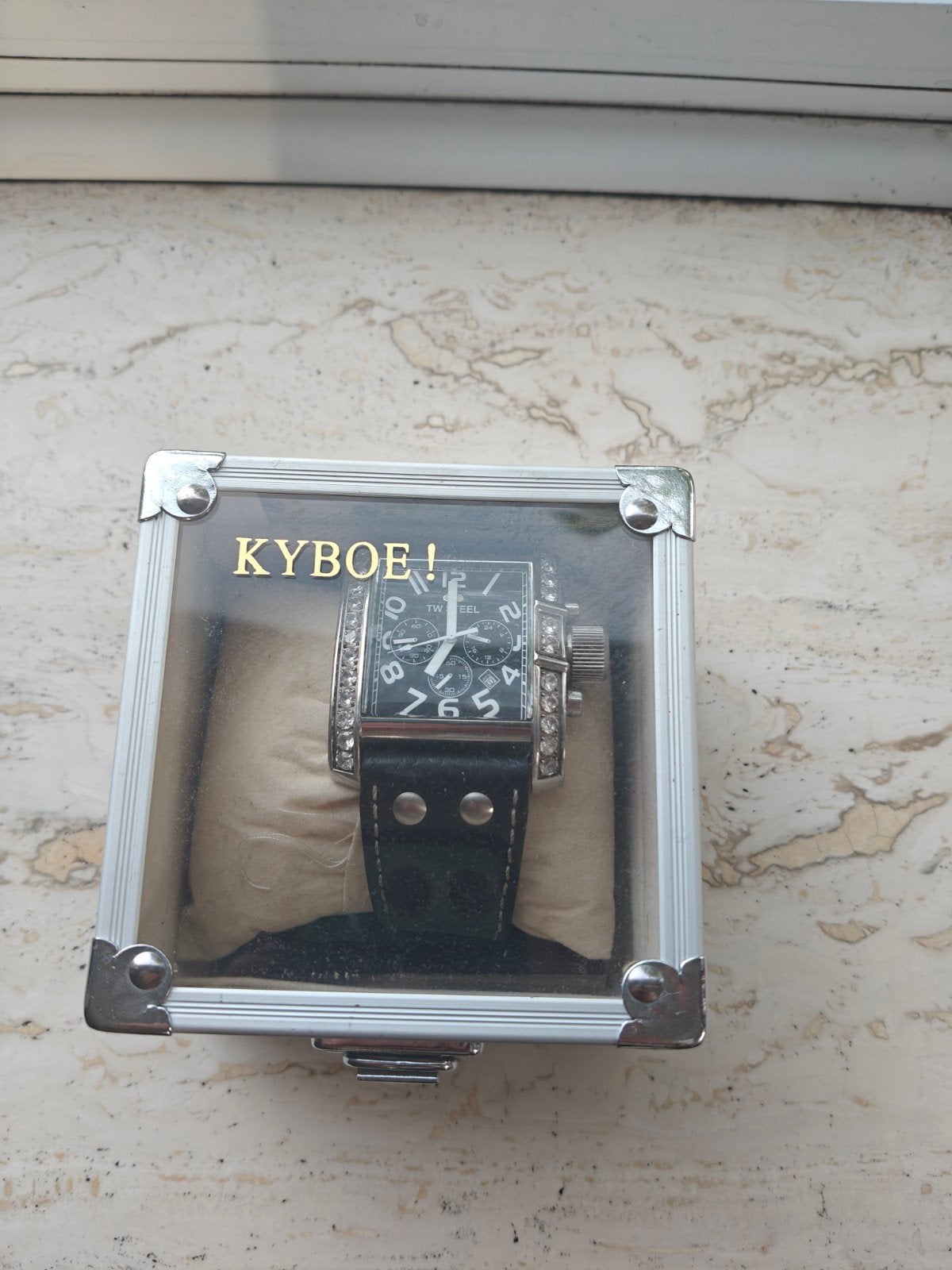 Kyboe horloge in orginele doos, Overige merken, Overige materialen, Leer, Polshorloge