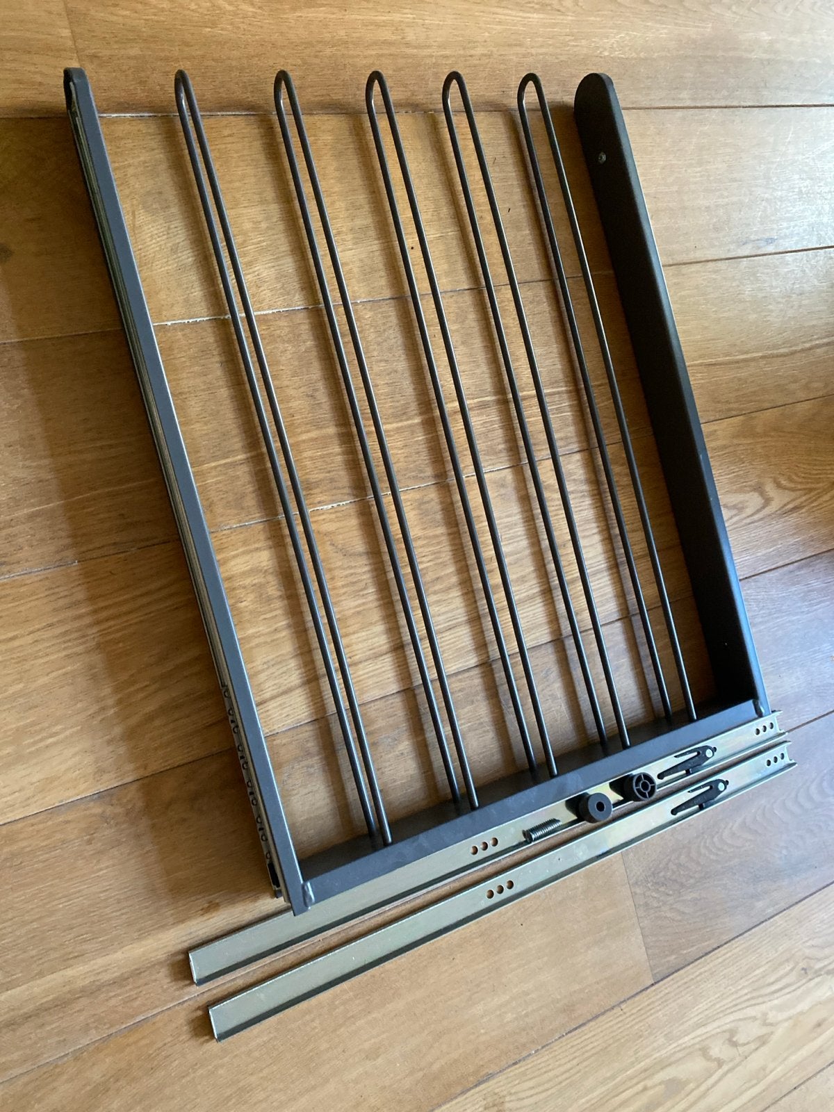 IKEA KOMPLEMENT Uittrekbare Broekhanger - Donkergrijs, Ophalen, Met plank(en), Minder dan 50 cm, Gebruikt