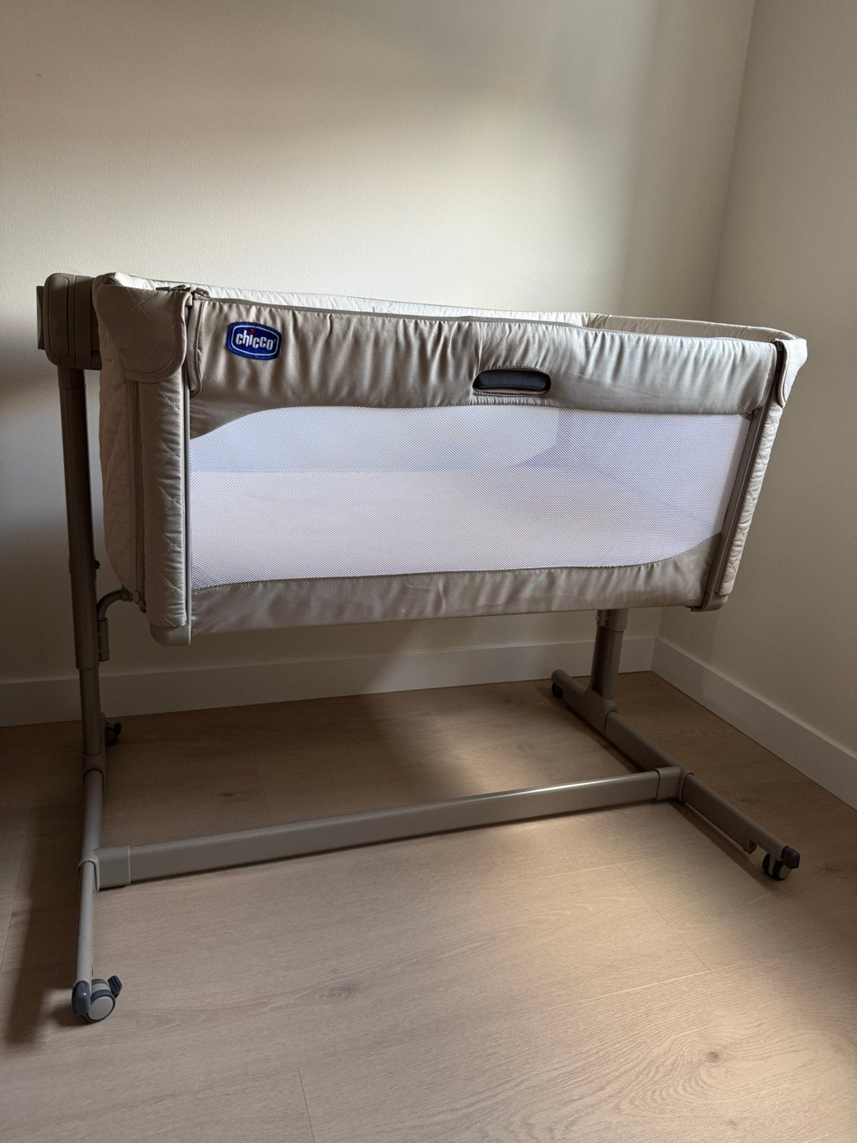 Chicco Next2Me Magic Co-sleeper Beige, Kinderen en Baby's, Babywiegjes en Ledikanten, Ophalen of Verzenden, Gebruikt, Wieg