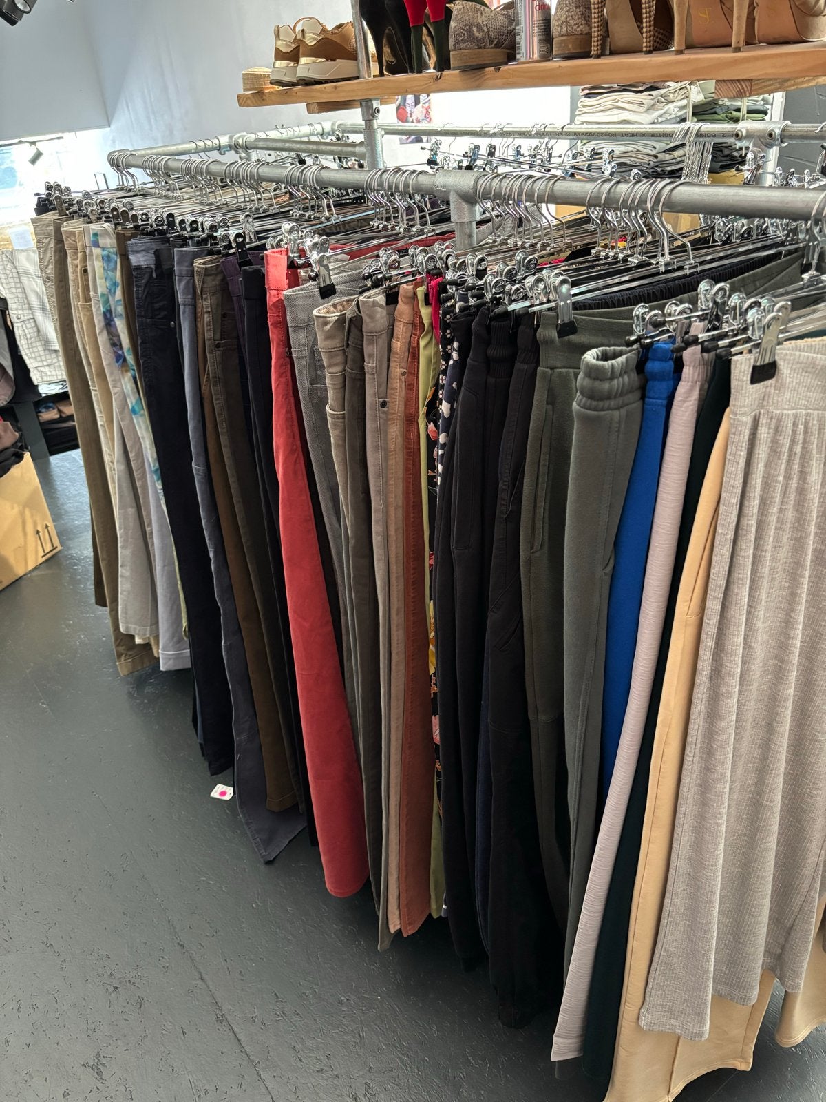 Partij 89 Stuks Broeken & Joggingsbroeken Diverse Maten, Overige kleuren, Maat 46/48 (XL) of groter, Ophalen of Verzenden, Zo goed als nieuw
