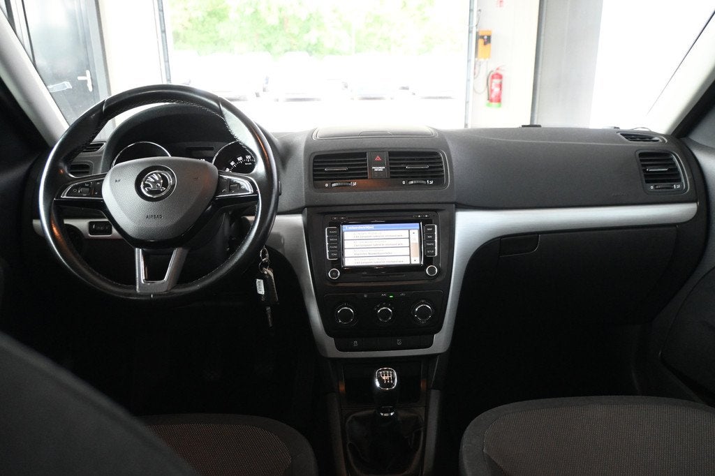 Skoda Yeti 1.2 TSI Limited Edition Airco Cruise control Navi, Auto's, Skoda, Voorwielaandrijving, Euro 5, Stof, Gebruikt