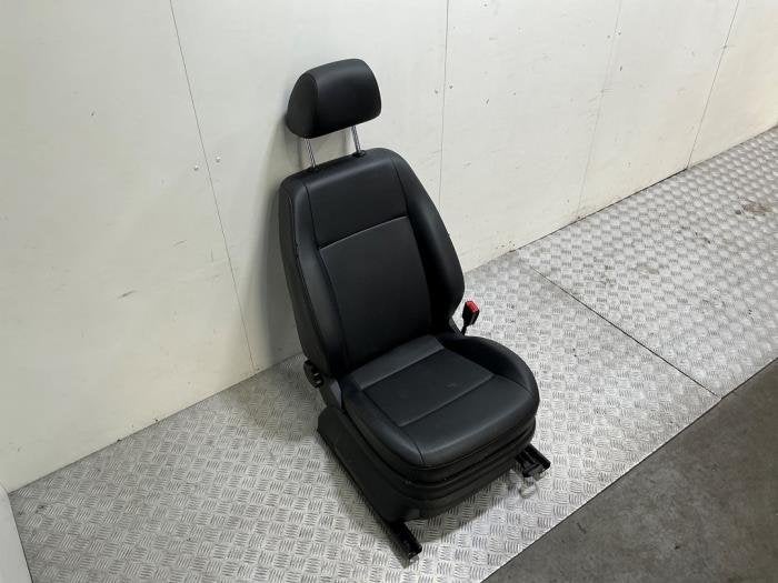 Stoel rechts van een Volkswagen Caddy (Caddy 15-), Auto-onderdelen, 12 maanden garantie, Gebruikt, -, Volkswagen