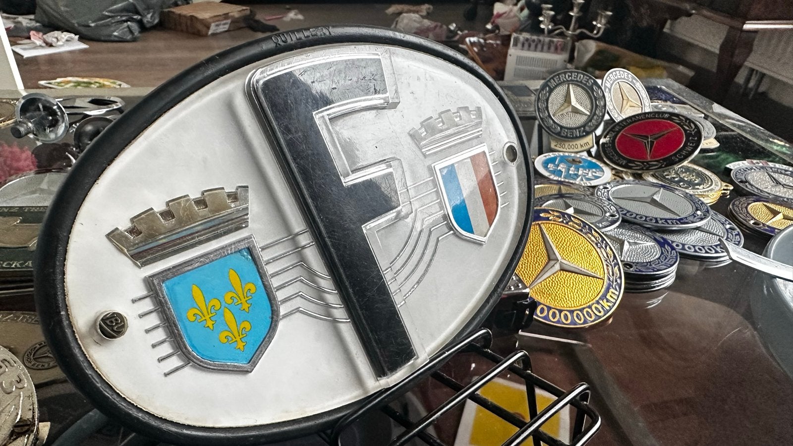 Vintage Auto Embleem: Frankrijk F schildje, Ophalen of Verzenden, Zo goed als nieuw