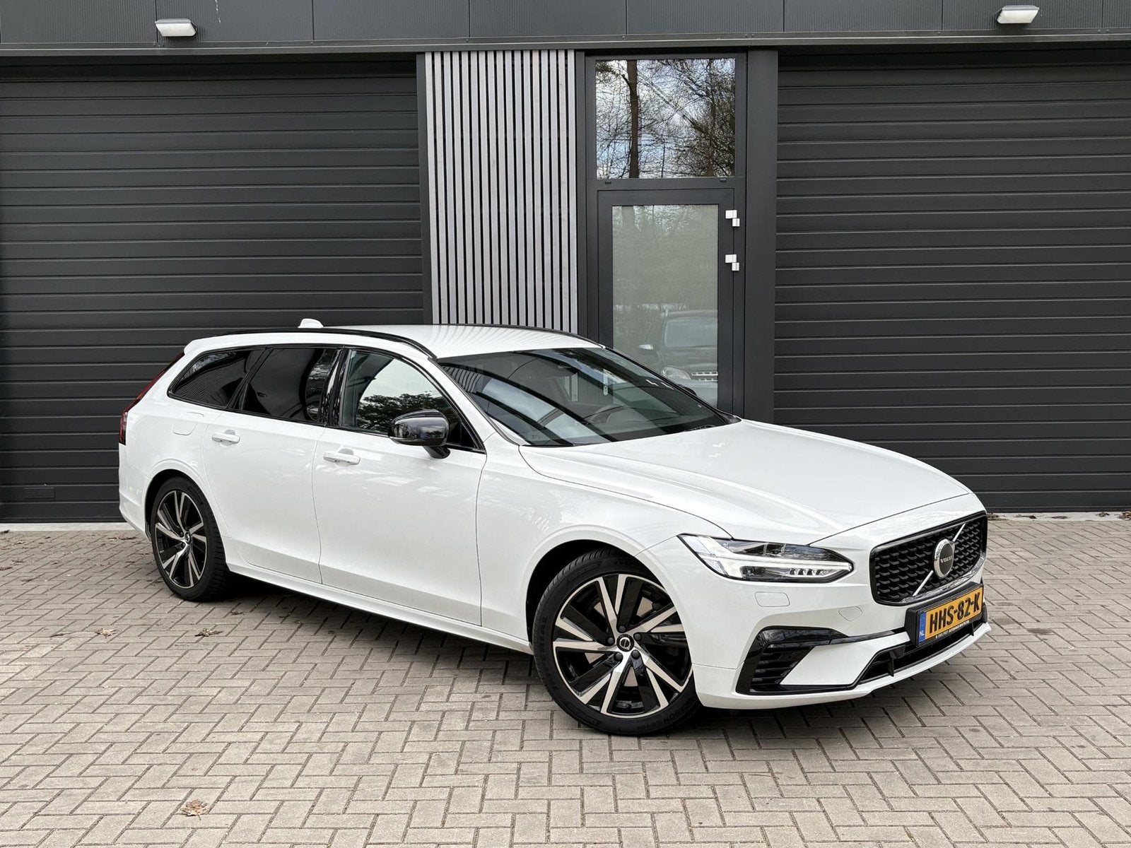 Volvo V90 2.0 T8 AWD Inscription Exclusive (bj 2021), Auto's, Euro 6, Wit, Vierwielaandrijving, Hybride Elektrisch/Benzine