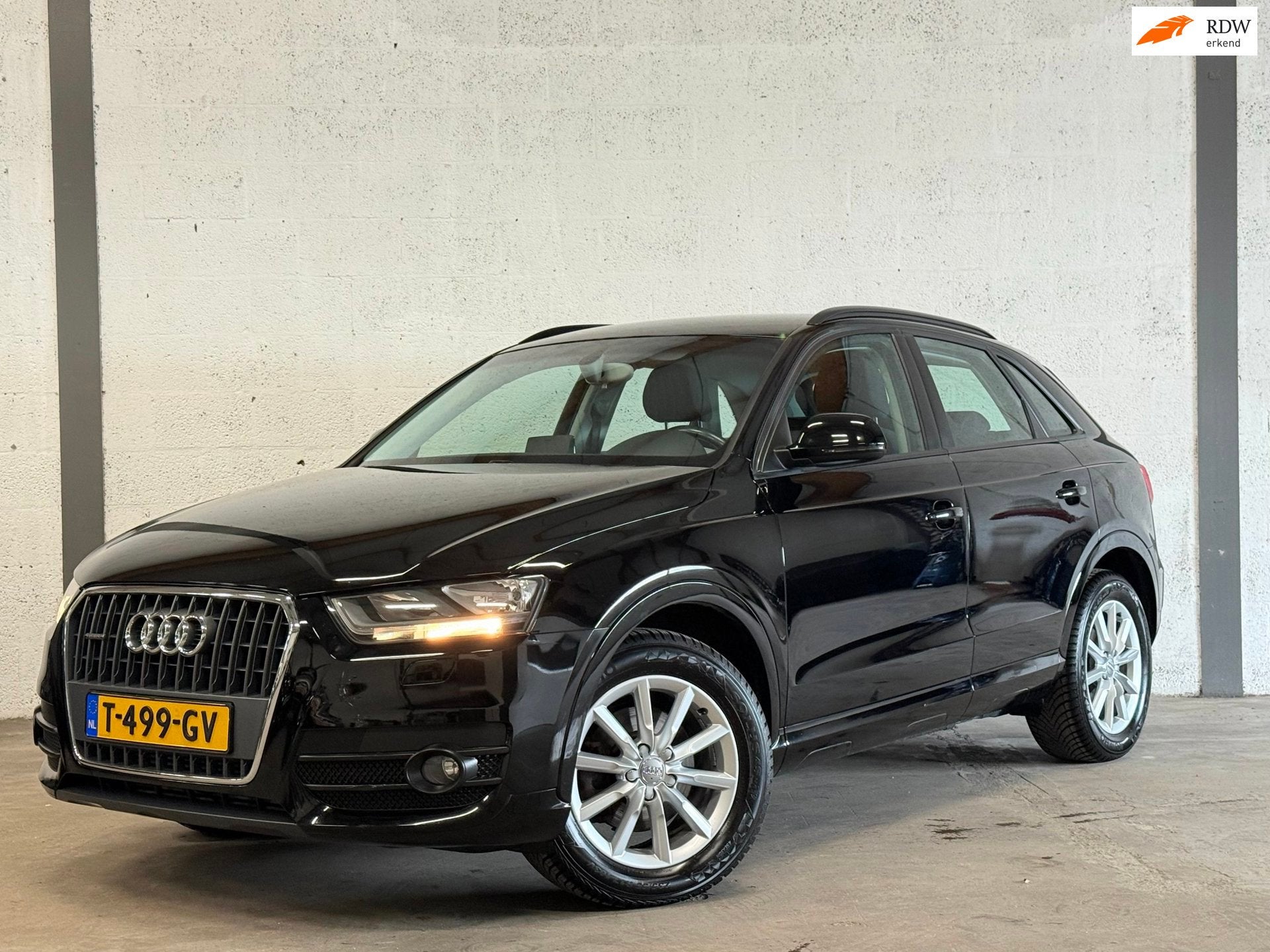 Audi Q3 2.0 TFSI quattro Automaat|Navi|Cruise|Volledig Onder, Auto's, Euro 5, Stof, Gebruikt, Zwart