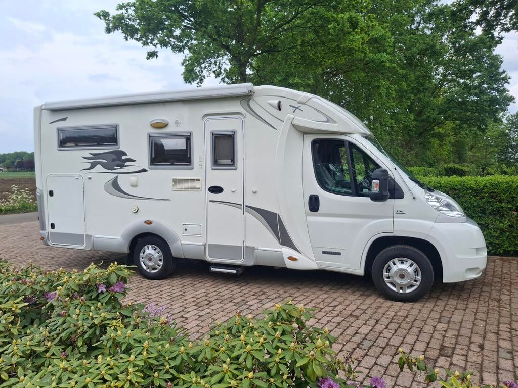 Caravans And Camping "zeer
