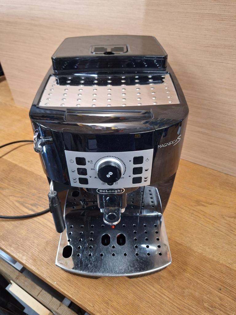 Defecte Delonghi Magnifica S, Koffiemachine, Gemalen koffie, Ophalen of Verzenden, Niet werkend