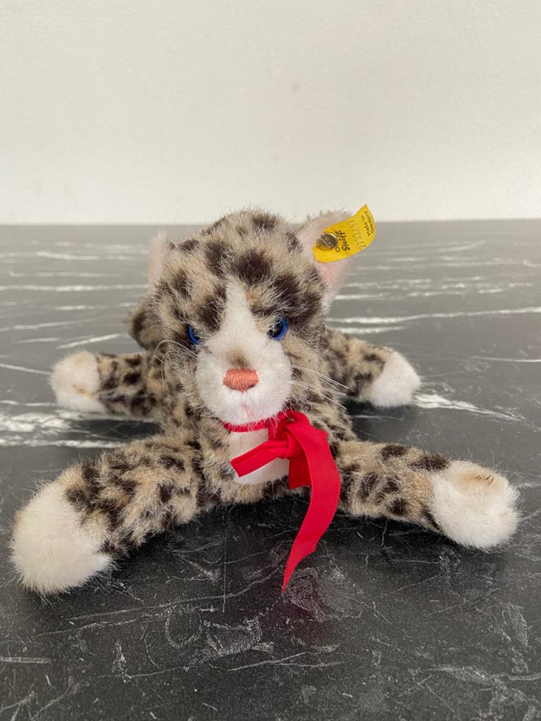 Steiff poes met knop 18 cm, Ophalen of Verzenden
