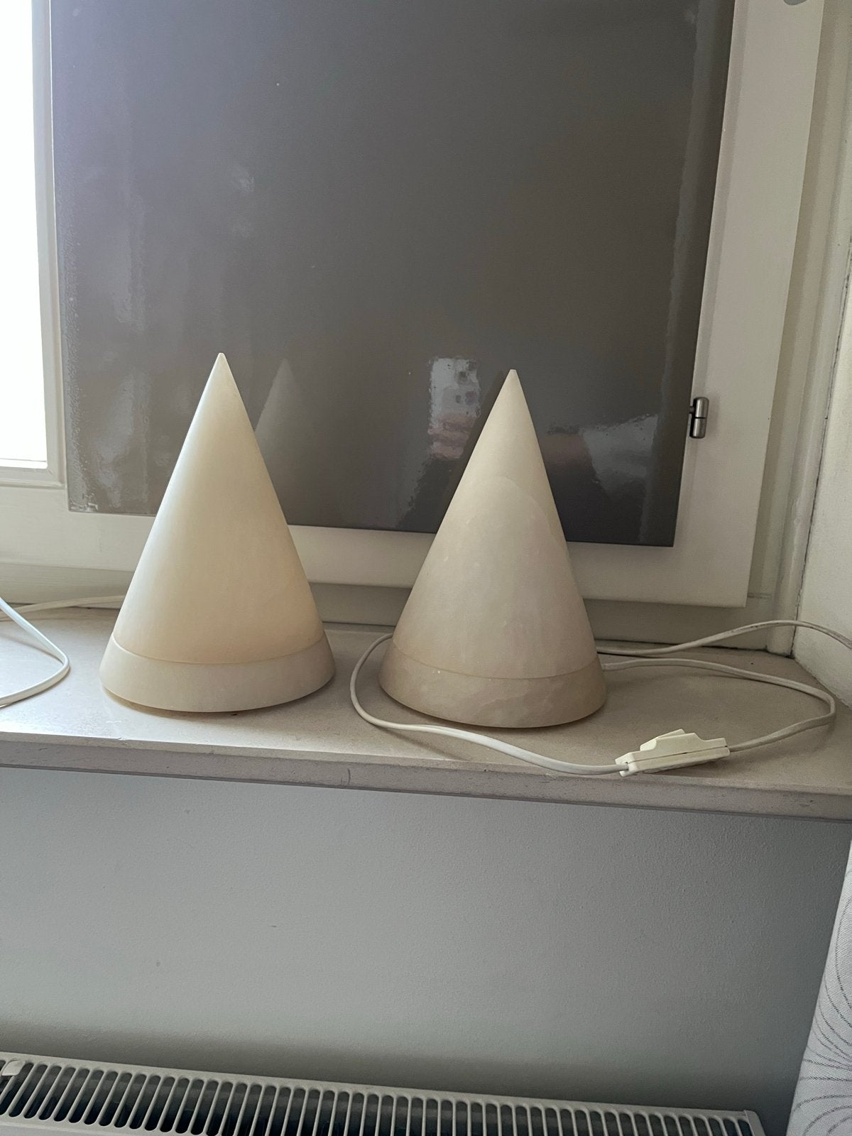 2 stuks vintage conische tafellampen met schakelaar, Wit, Overige merken, Gebruikt, Kunststof