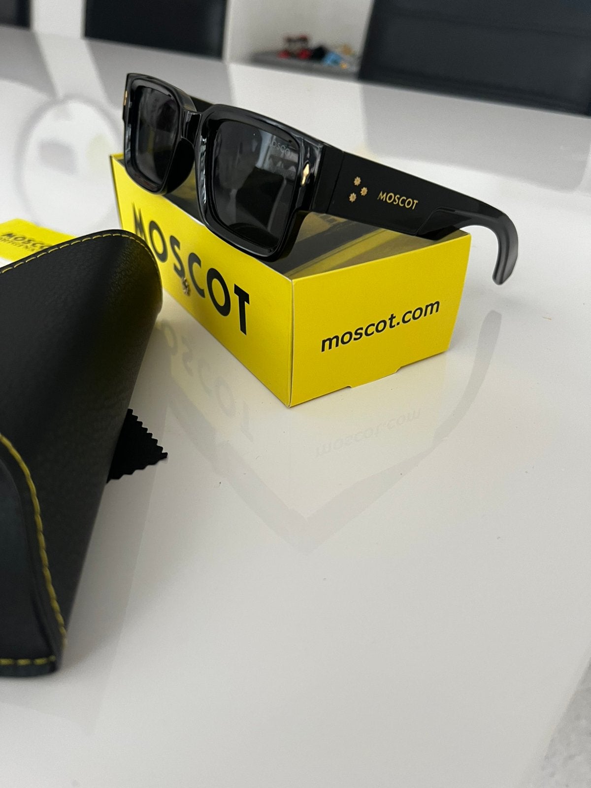 Moscot zonnebril unisex, Sieraden, Tassen en Uiterlijk, Zonnebrillen en Brillen | Dames, Overige merken, Zonnebril, Zwart, Ophalen of Verzenden