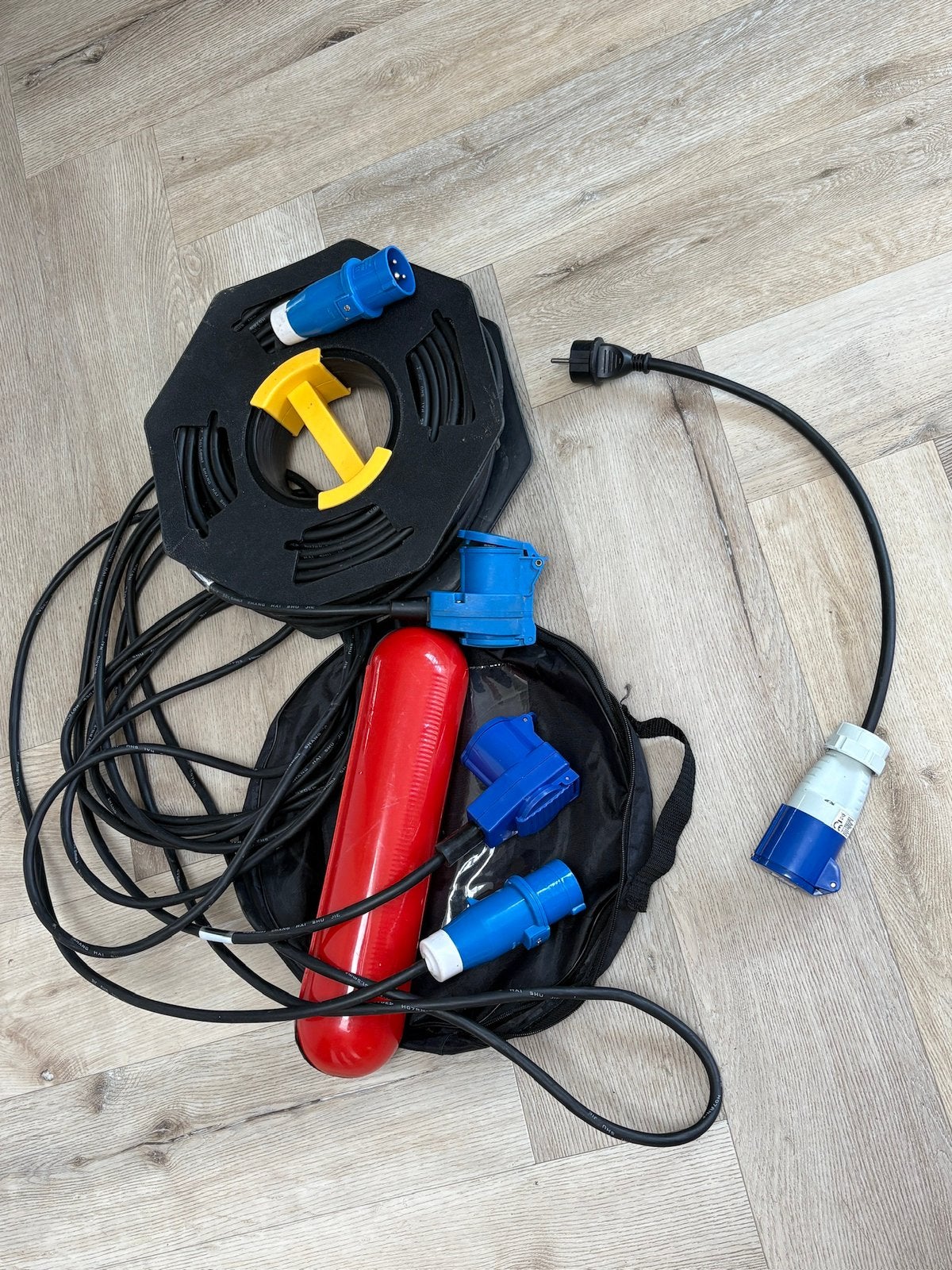 Diverse kabels, Caravans en Kamperen, Caravan accessoires, Ophalen, Zo goed als nieuw