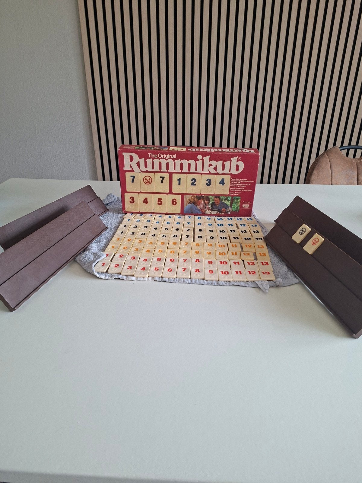 Rummikub met de grote speelplankjes, Ophalen of Verzenden, Zo goed als nieuw