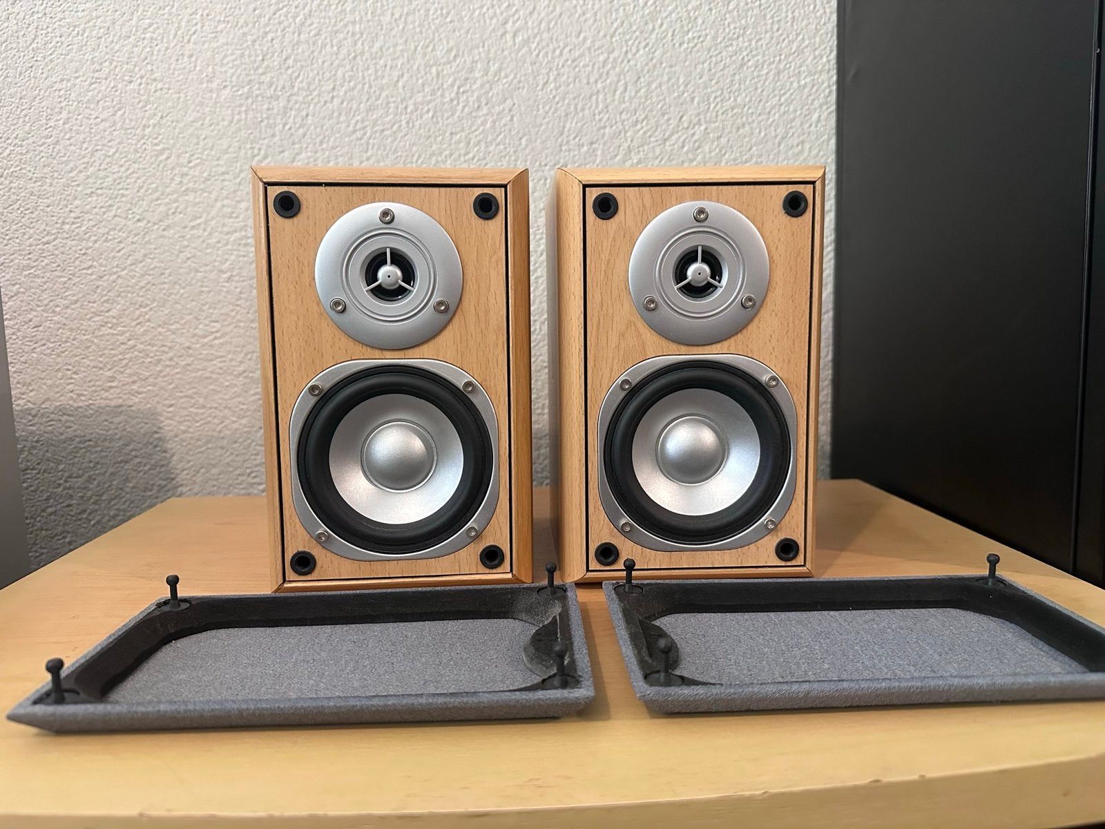 Eltax Millennium Mini speakers - 60W, Gebruikt, 60 tot 120 watt, Front, Rear of Stereo speakers, Ophalen