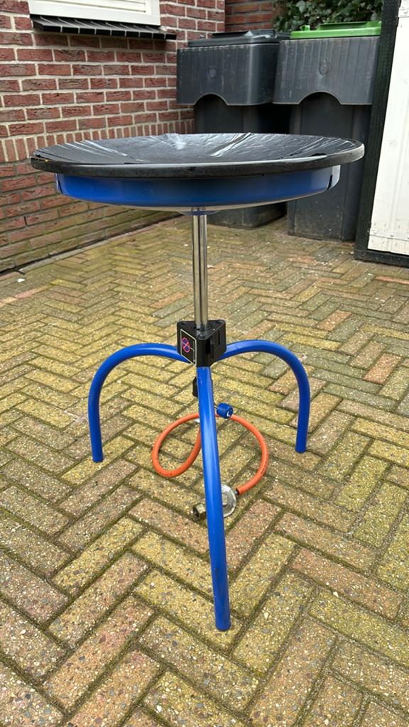 Sköttel braai met onderstel en gasslang, Verzenden, Gebruikt