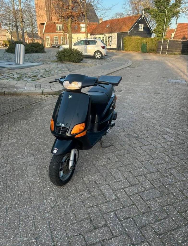(Gezocht) typhoon, skipper, type 1 2 3, gilera stalker,, Fietsen en Brommers, Scooters | Piaggio, Ophalen, Zo goed als nieuw, Overige modellen