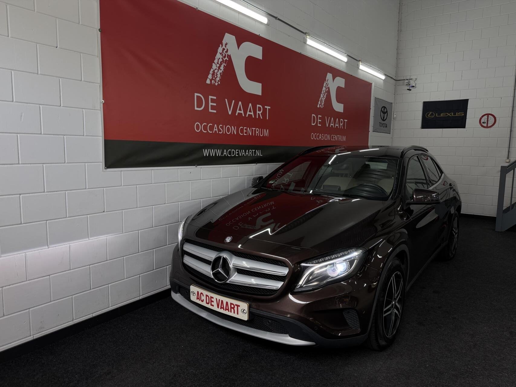 Mercedes GLA-klasse 200 Prestige - AUTOMAAT/NAVI/LEER/XENON, Auto's, Gebruikt, Euro 6, Bedrijf, 1335 kg