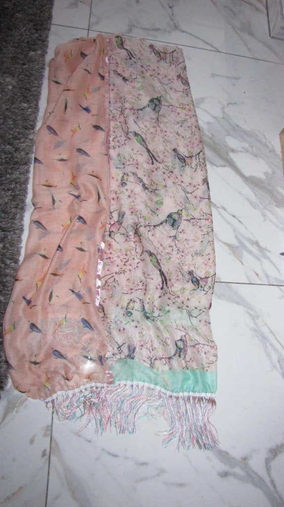 VOGELS sjaal roze vogels, Ophalen of Verzenden, Zo goed als nieuw, Maat 46/48 (XL) of groter, Handschoenen